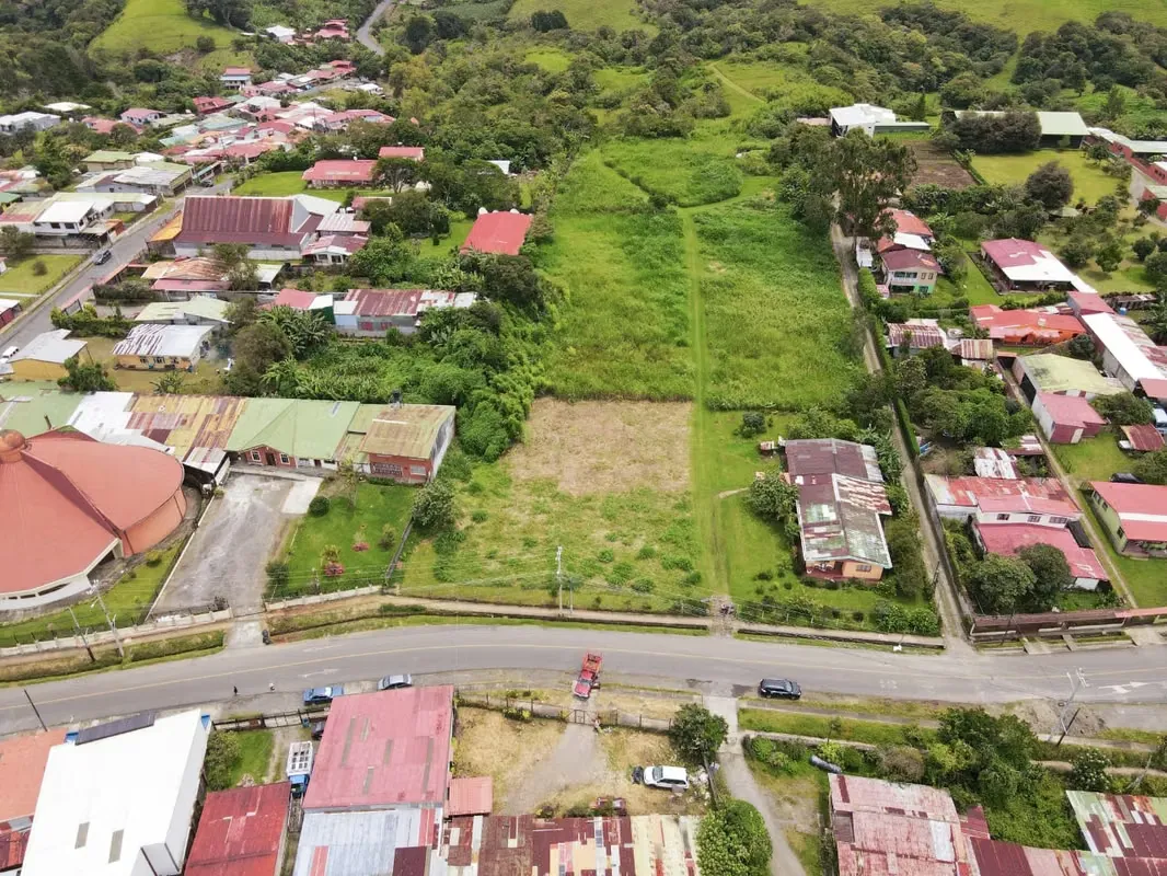 Terreno para desarrollo inmobiliario en San Jerónimo Moravia (FE)