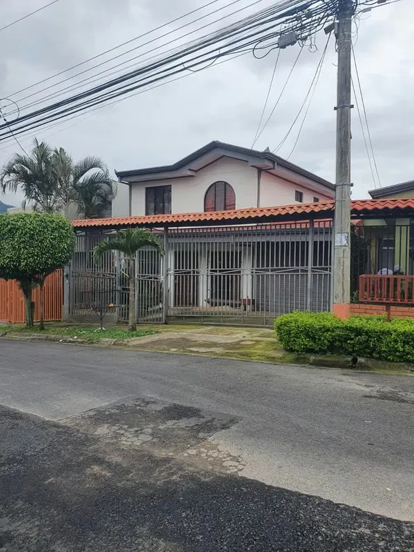 4 bedroom home in Residencial Vistas del Este, La Unión, Tres Ríos