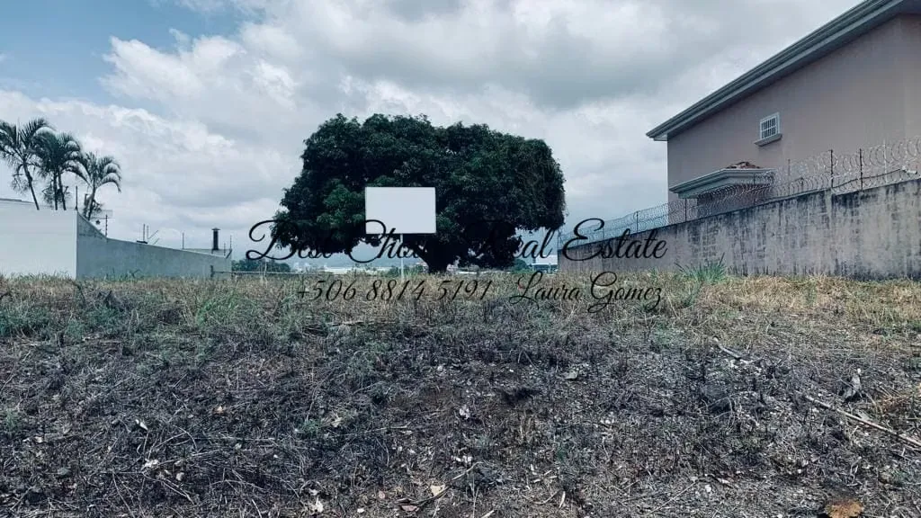 Venta de Espacioso lote en Prestigiosa Zona de Ciudad Cariari.