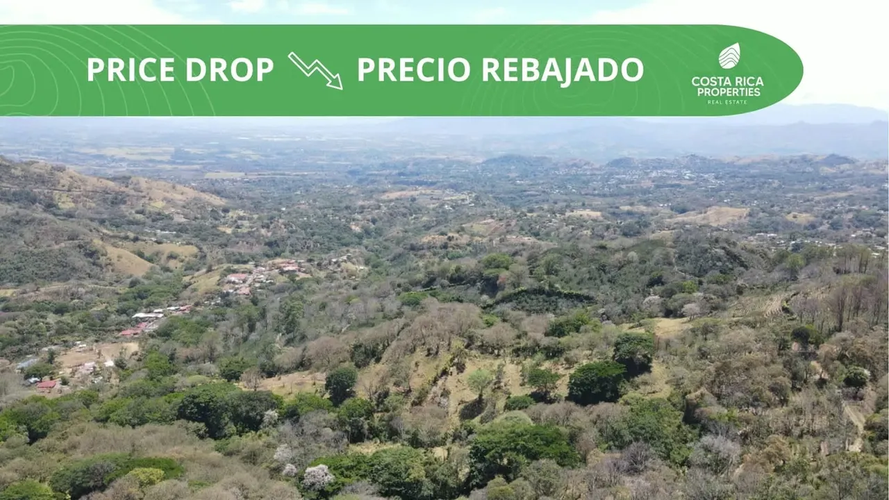 Finca en venta en Atenas, con vistas, manantial de agua, cascada
