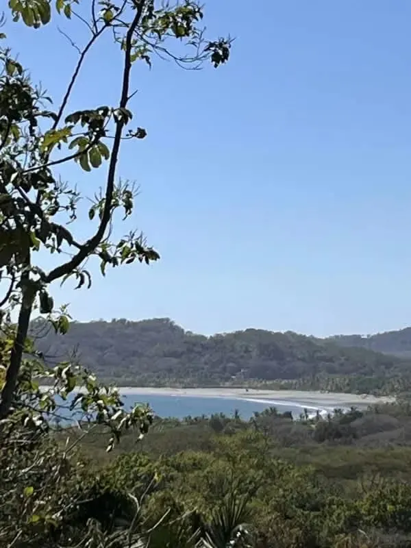beautiful property in the Torito de Samara, just 2 kilometers from the beach with beautiful terraces with sea view and road