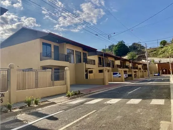 Venta de Casa en Jaco a pocos minutos de la playa.