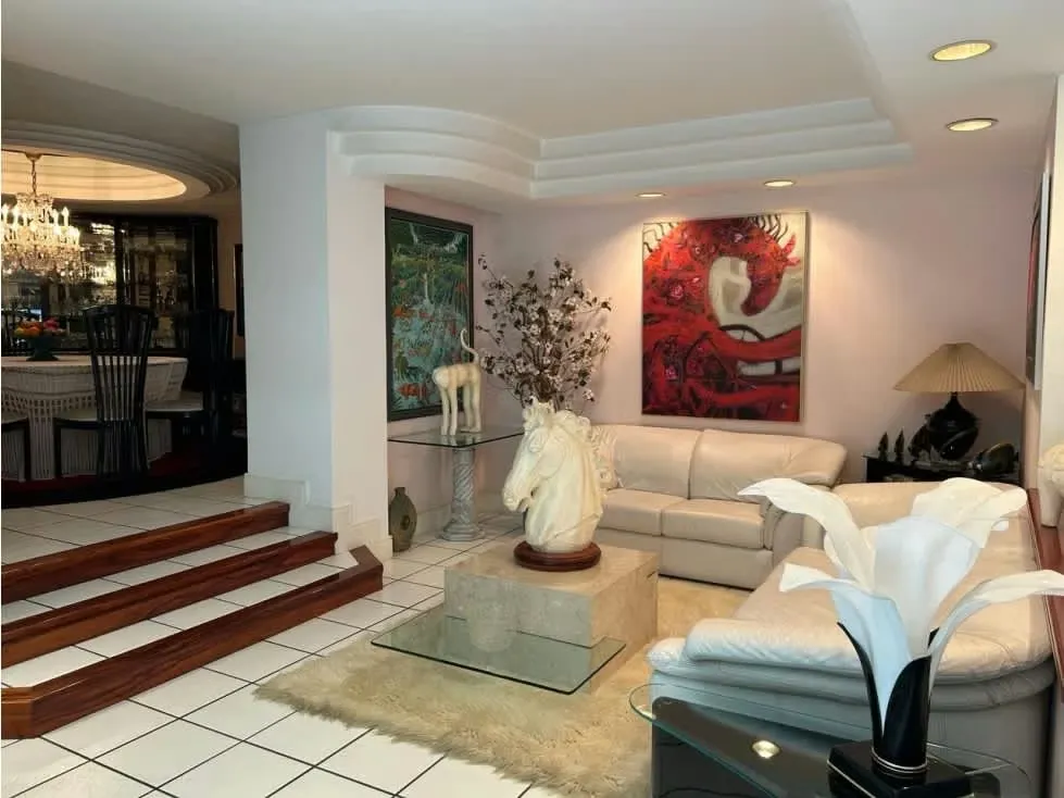 Espectacular casa en venta. Rohrmoser, Nunciatura