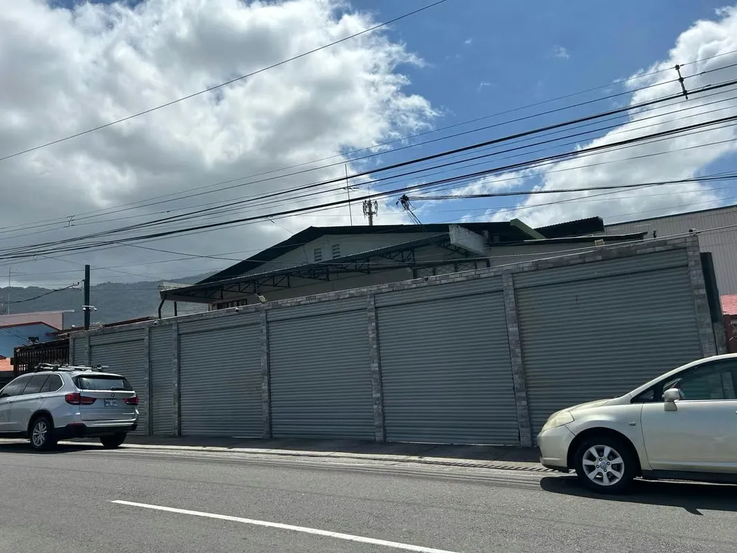 Alquiler de Local comercial y bodegas en Santa Ana Centro