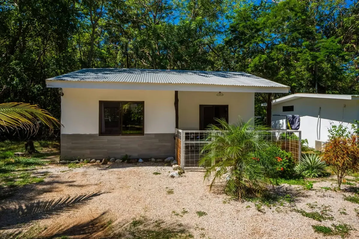 3 casas en gran terreno y posibilidad de desarrollo