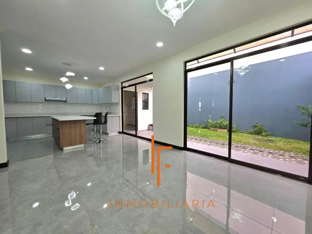 Venta de Casa en Condomimio a 5 min de Pinares Curridabat