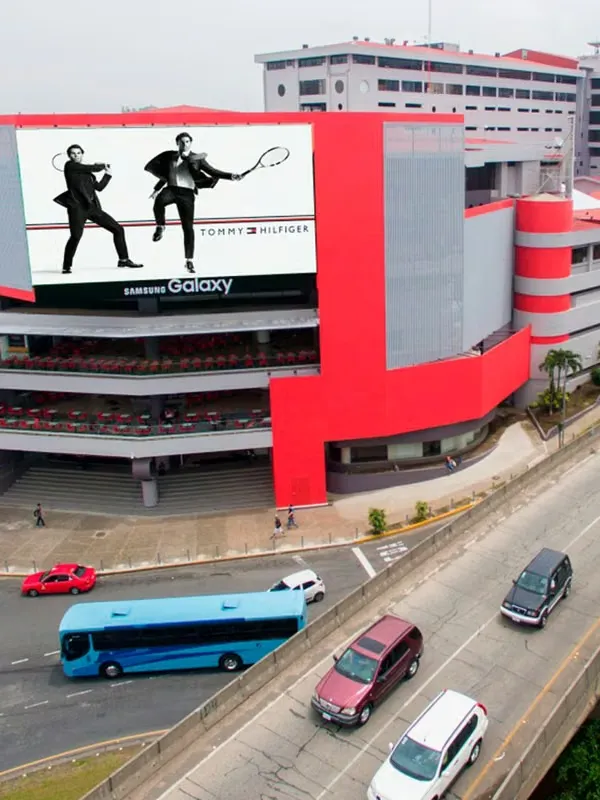 El principal oficentro de la zona este de San José, cuenta con más de 20,000 m2 y una serie de servicios que hacen de este ...