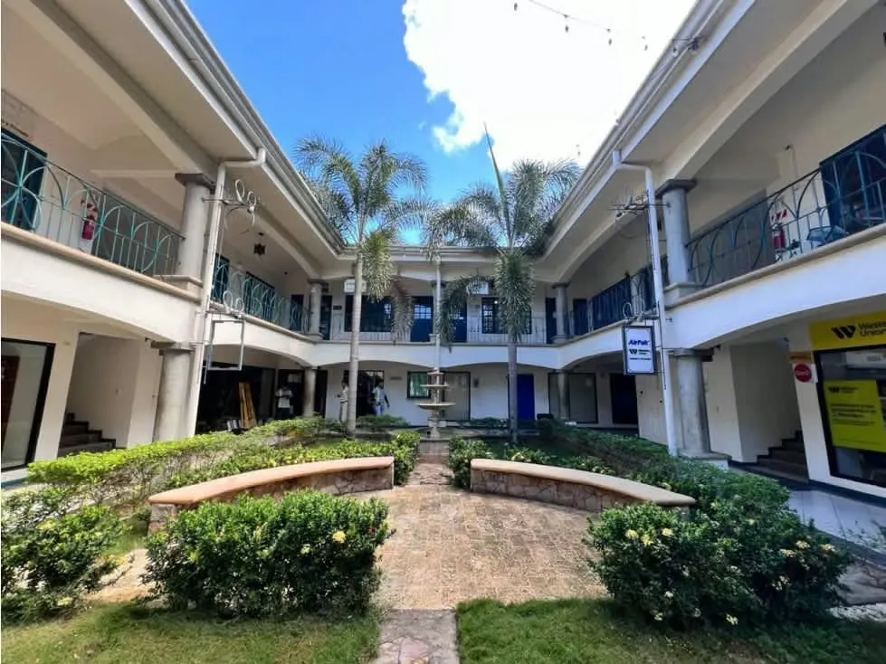 Oportunidad, alquiler de local comercial, cuenta con frente a calle principal, en la zona de mayor plusvalía del Guanacaste, Santa Cruz,Tamarindo, plaza comercial. ...