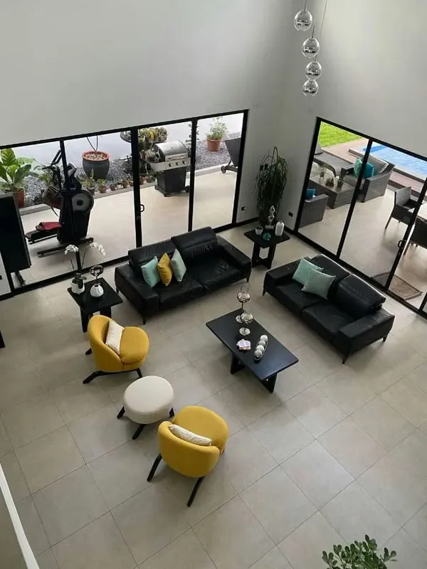 Casa por la Panasonic Belén