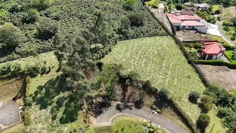 Venta en Tres Ríos: Lote en Colinas de Montealegre con 1.204 Metros