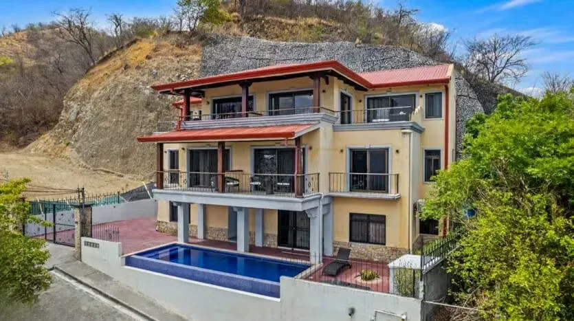 Apartment for Sale – Ocean View in Altos de Flamingo