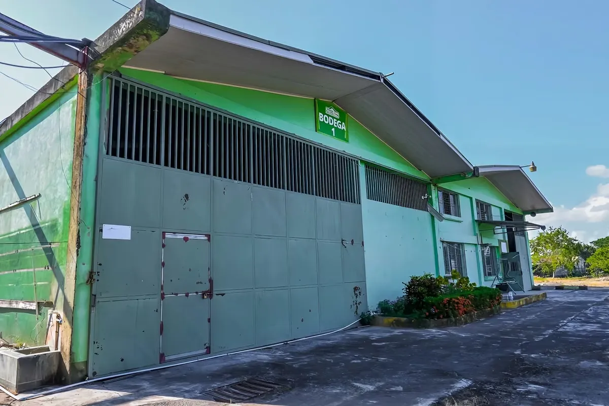 Limón, Guápiles, Cariari, 150 metros oeste del supermercado Palí.