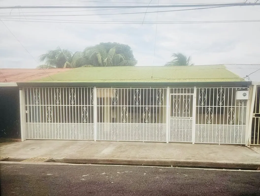 HOUSE FOR SALE – 2 BEDROOMS –CAÑAS CENTRO, GUANACASTE