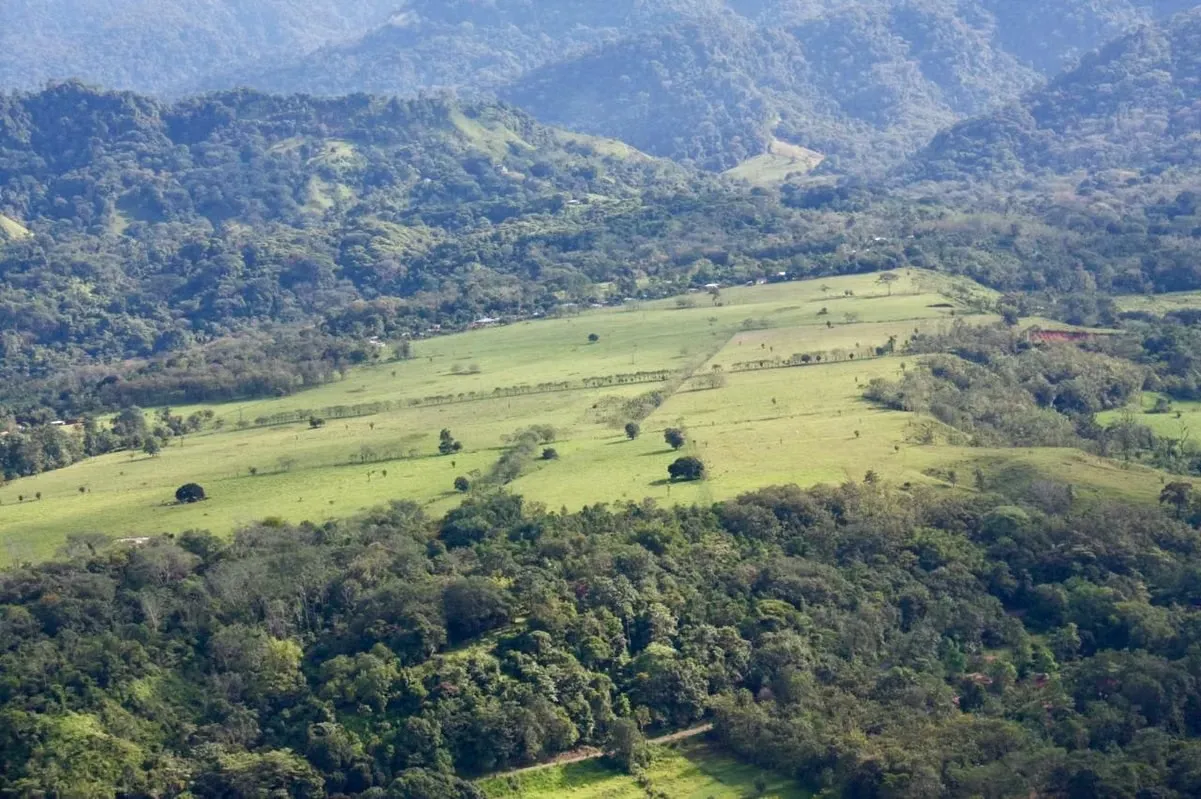 Se venden lotes en Condominio Villas del Río Quepos