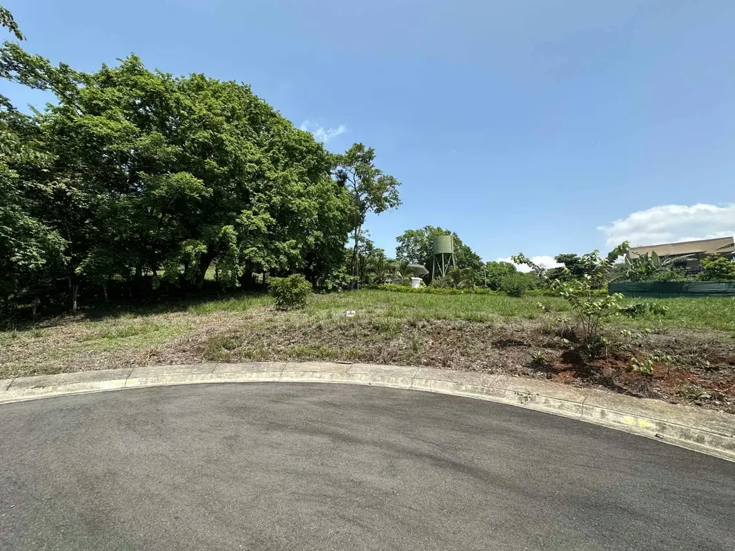VENTA de Lote de 450m2 en Turrubares