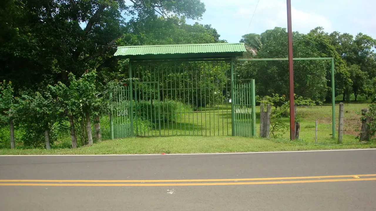 For Sale Property in one of the most exluive areas of Santa Cruz