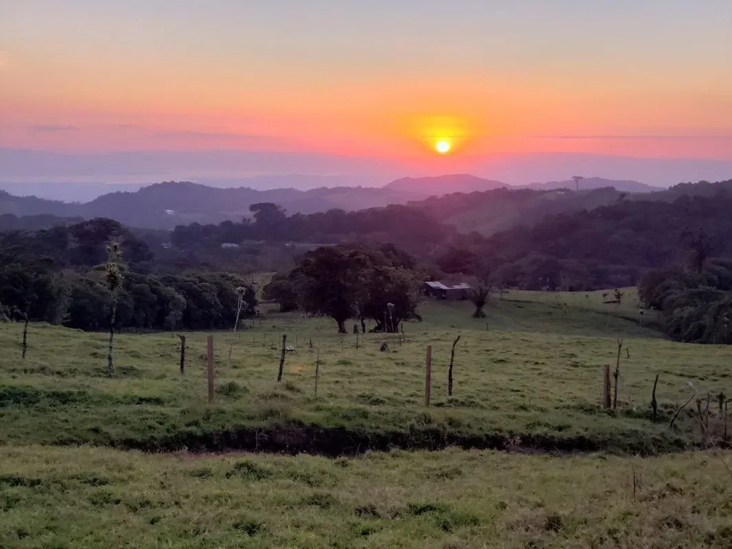 Espectacular finca de 5.4 ha en Monteverde -EU