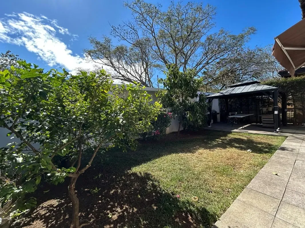 HOUSE FOR SALE IN JARDINES DEL VALLE