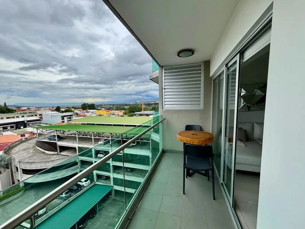 Apartamento en venta en Rohrmoser moderno de lujo con linea blanca