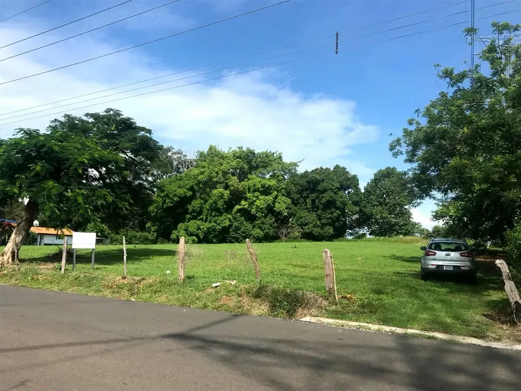 Large land for sale in Labrador San Mateo