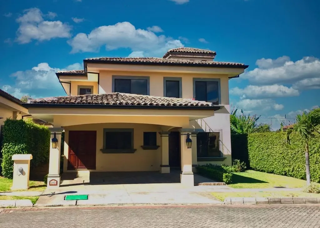 HOUSE FOR RENT IN BELEN