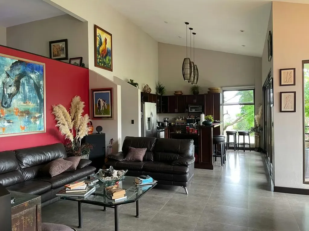 HOUSE FOR RENT AND SALE IN CONDOMINIUM, SANTA ANA*