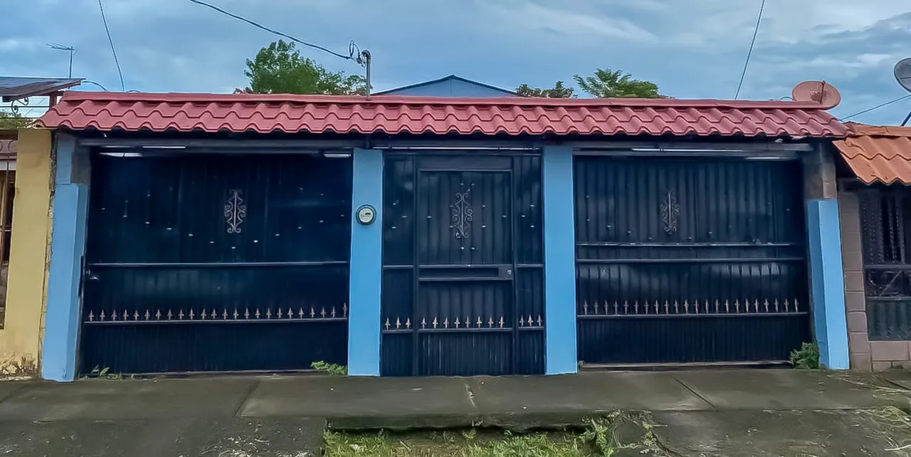 House for sale in Cariari de Guápiles, 3 bedrooms, large garden