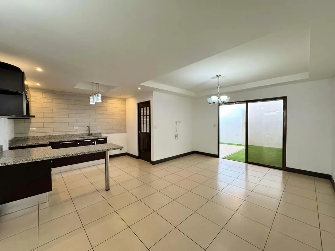 HOUSE FOR RENT IN ALTAVISTA, CIUDAD COLON