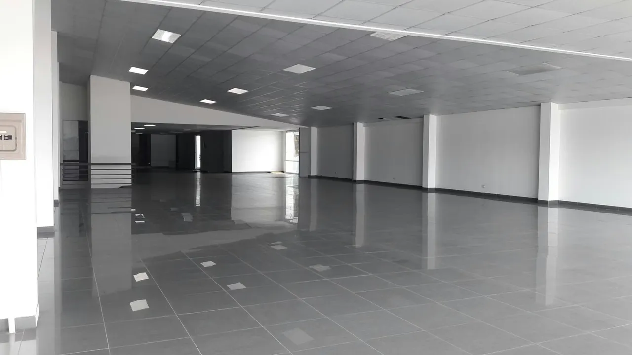Alquiler de Local Comercial de 1500m2 en Segundo Nivel en Curridabat. ID 40925
