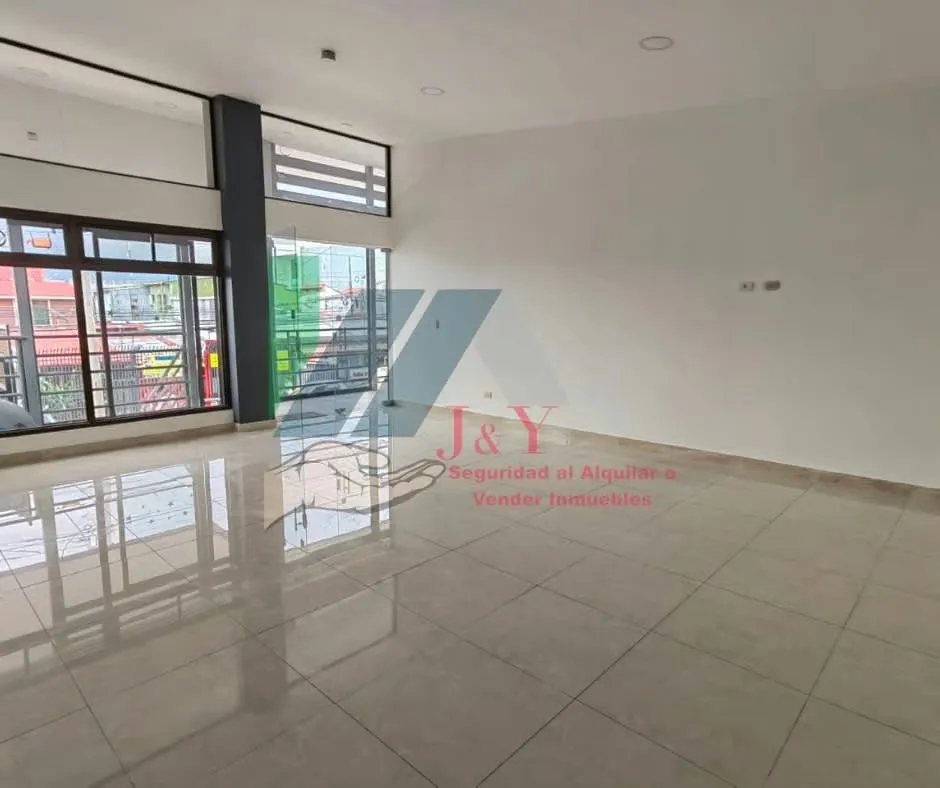 Alquiler de local comercial  -  lugar con excelente ubicación