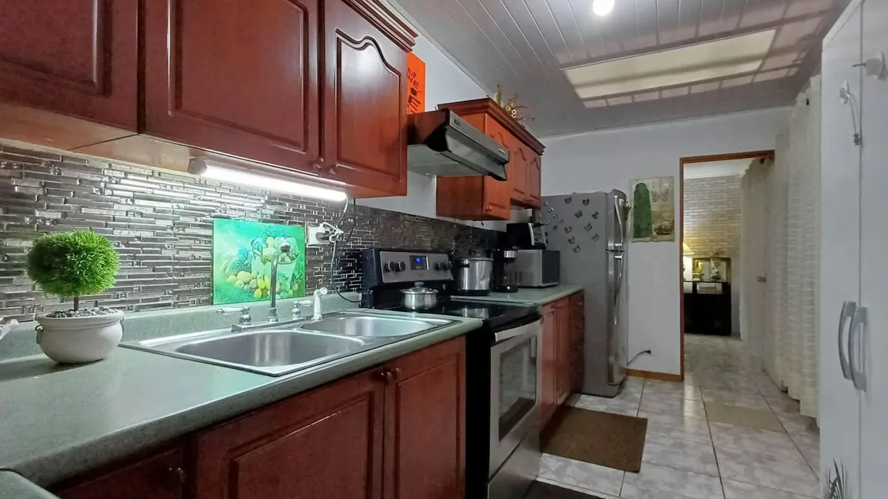 Venta de casa en Ipis Goicoechea