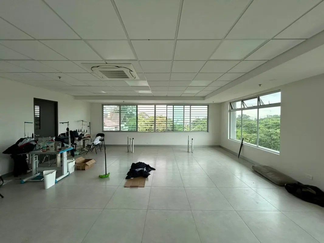 Alquiler de Espacio de Oficina en Guayabos #40835