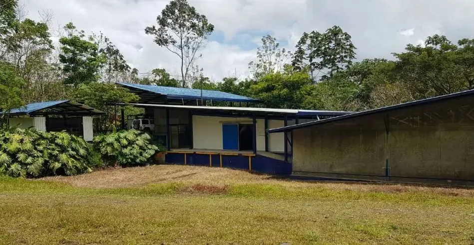 de 90.5 Hectáreas, a una distancia de 20 kilómetros del centro de Turrialba, con las siguientes ...