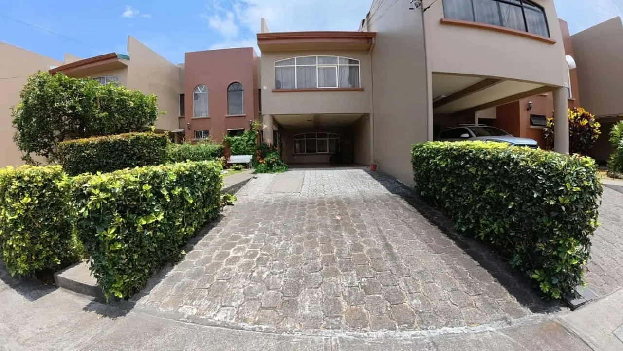 Se vende casa en San Jose, Tibás. Anselmo Llorente