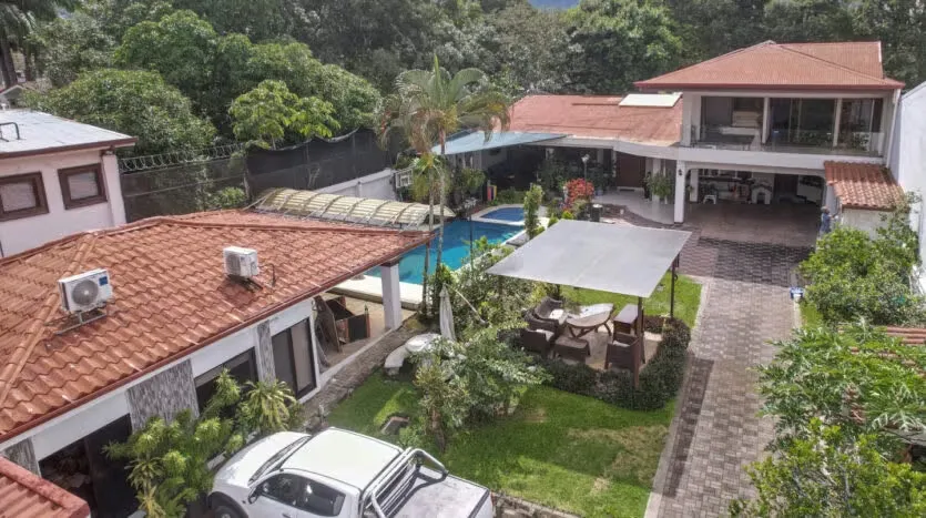 Sale of House with Small Office Building - Ciudad Colón
