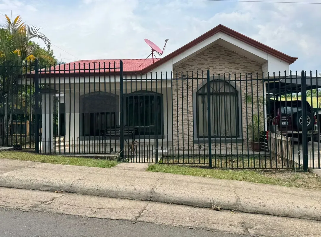 Encantadora casa de 3 dormitorios en San Miguel, Naranjo, Costa Rica