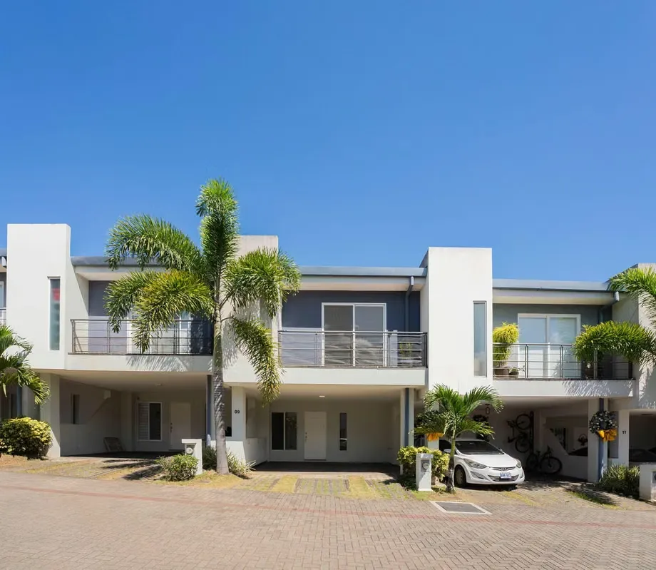 HOUSE FOR RENT AND SALE IN CONDOMINIUM LOMAS DE SANTA ANA*