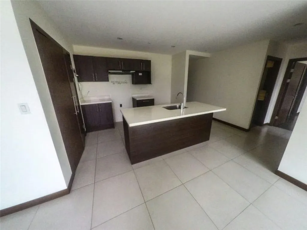 Venta de apartamento en torre en Sabana