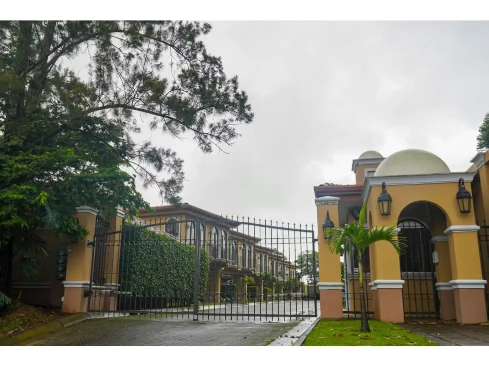 Venta casa Tres Rios, San Juan - Condominio de lujo - Para inversion
