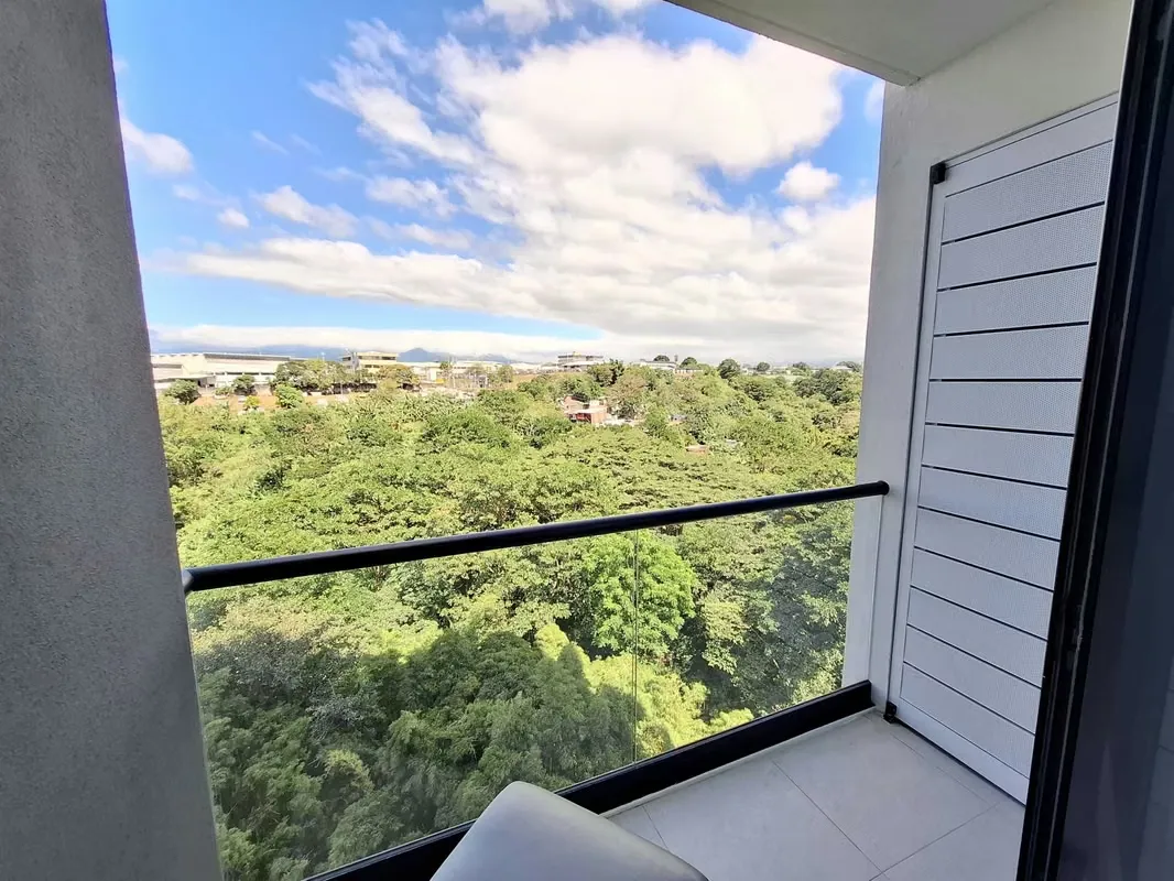 Alquilado -Se alquila apto en Núcleo Sabana / 2 balcones/ Linda vista
