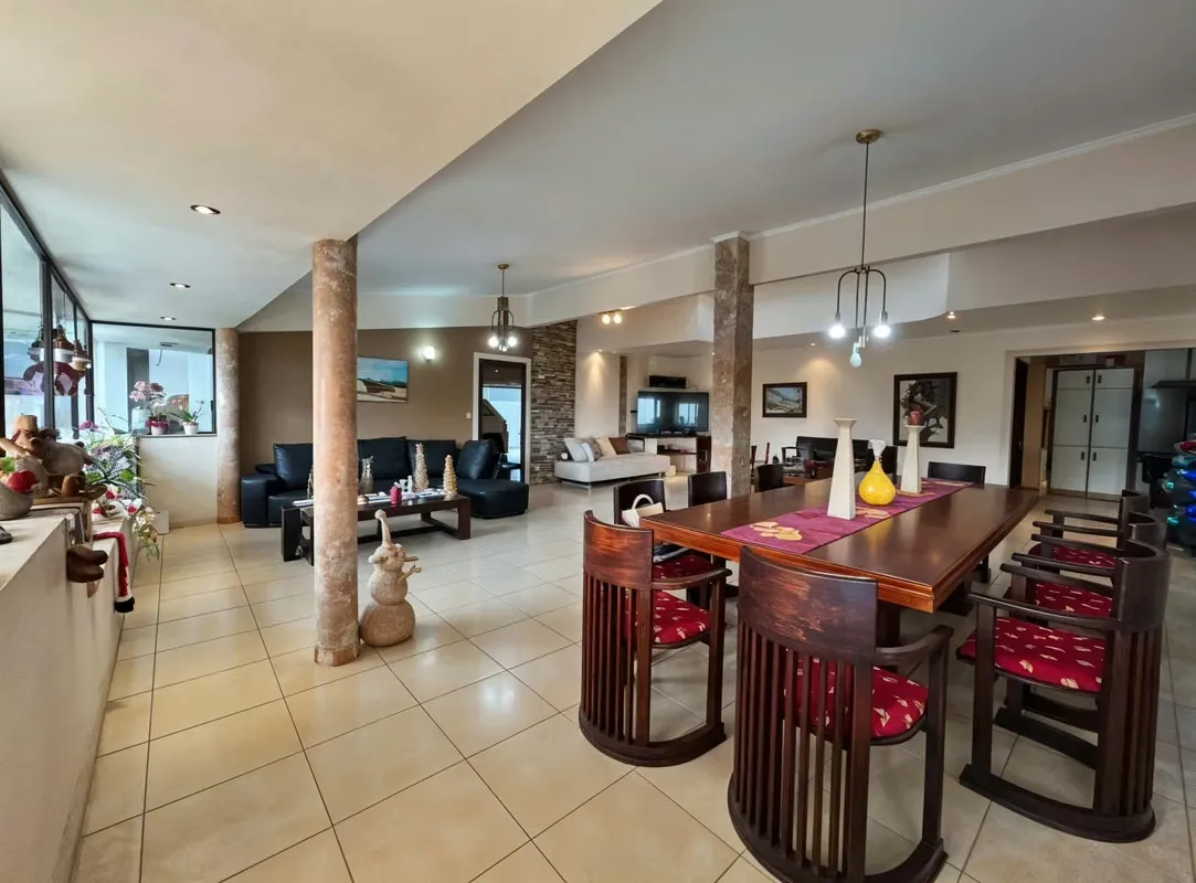 VENTA DE CASA AMPLIA CON 5 APARTAMENTOS – SAN RAMÓN, LA UNIÓN