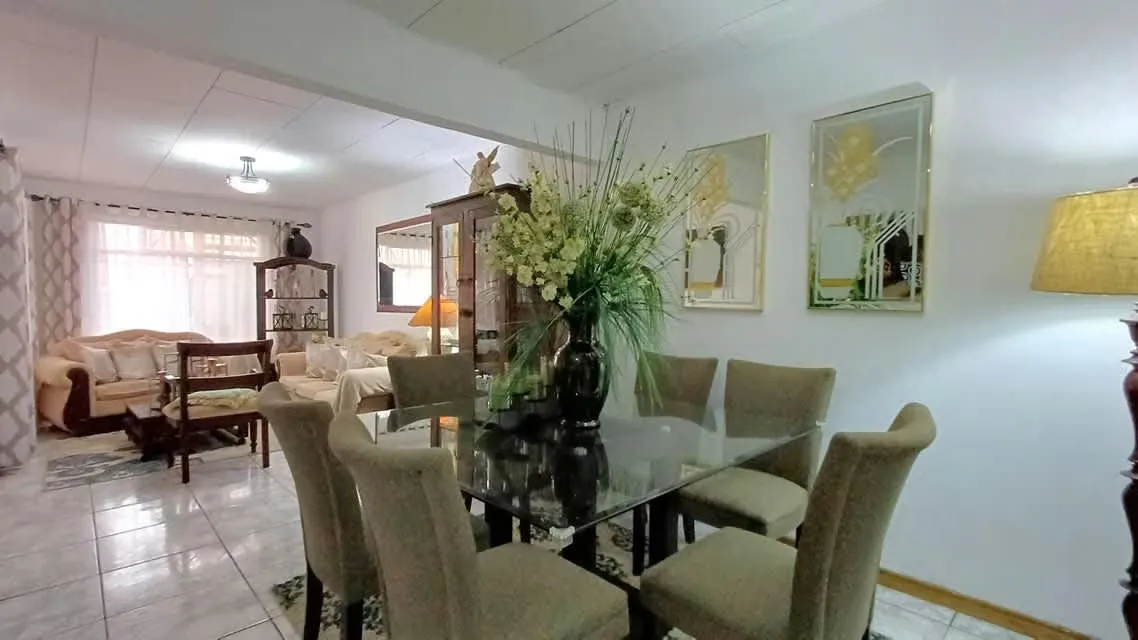 Casa en Venta en Ipís de Goicoechea. 26-244