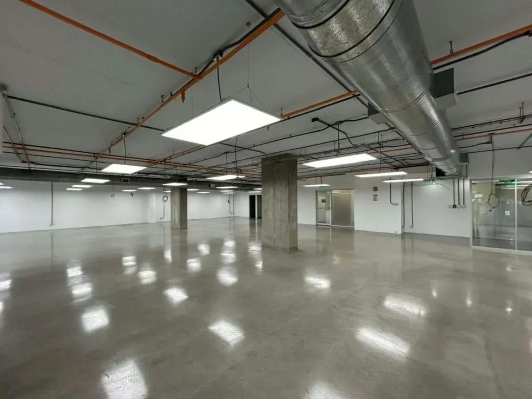 id 41370 Alquiler de Oficina Grande Corporativa en Oficentro en Curridabat