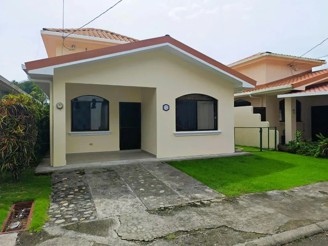 *Alquiler Casa Amueblada en Esterillos Oeste
