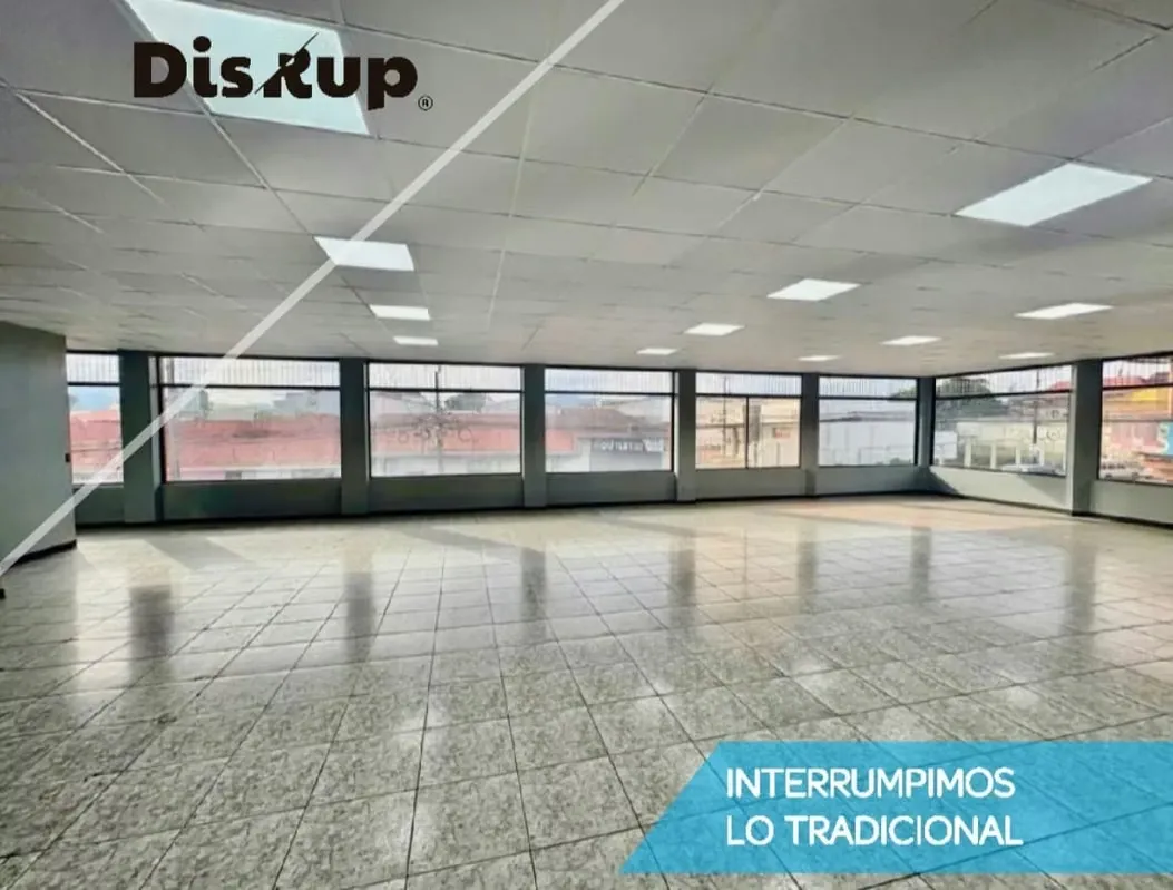 Spacious commercial space for rent, located in downtown Cartago.
