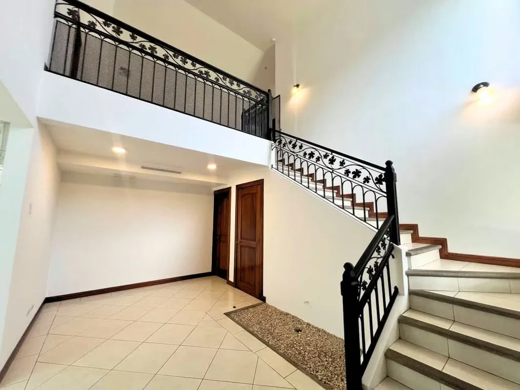 HOUSE FOR RENT IN SANTA ANA, HACIENDA DEL SOL*