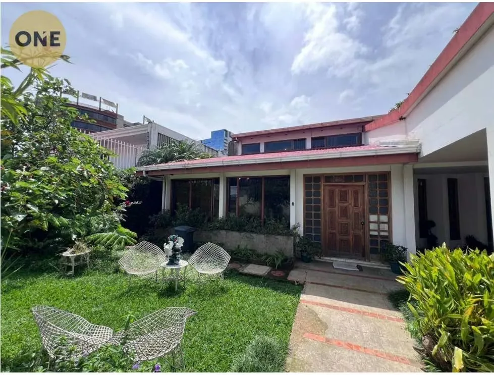 Spacious 5-Bedroom Property in Rohrmoser, San José