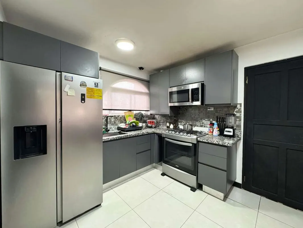 House located in a private condominium in Guachipelín, offering a quiet, secure environment and excellent layout. Ideal for families ...