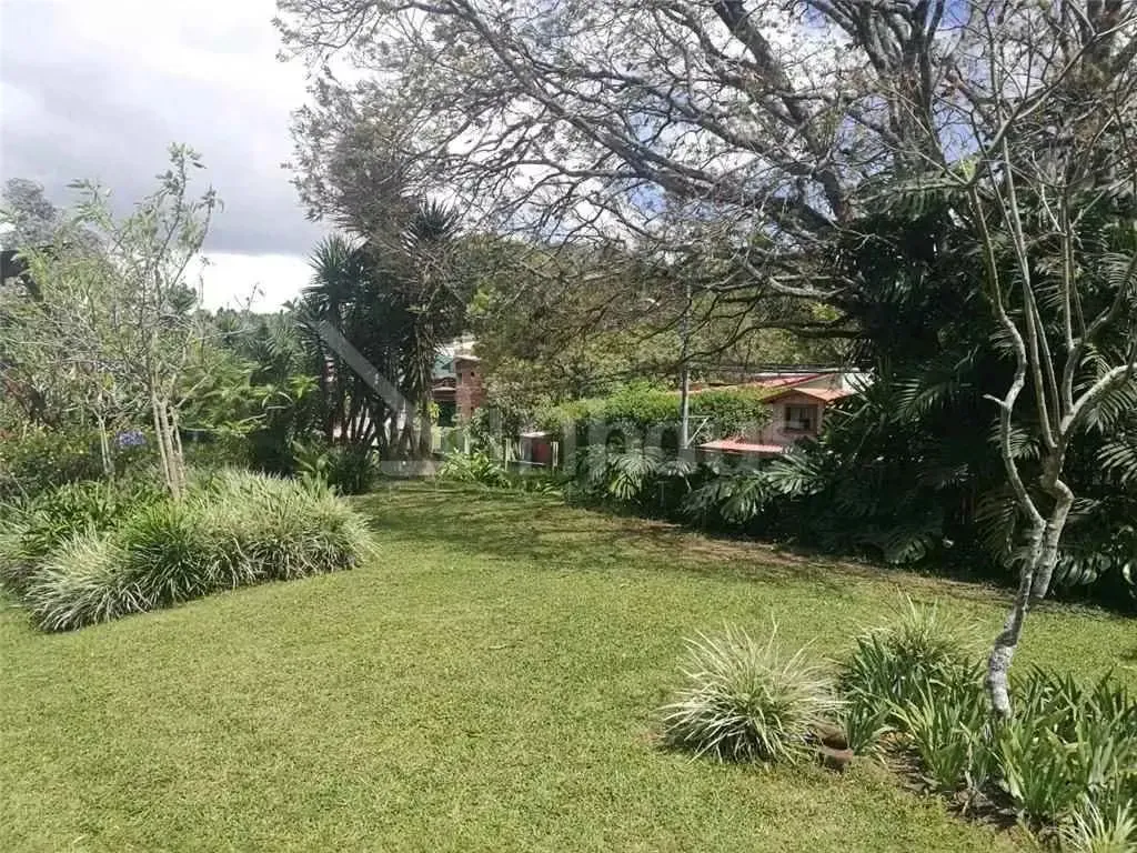 id 27229  En venta casa con amplia zona verde y apartamento