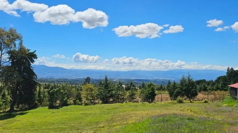 Large Lot for Sale in Fraijanes with Panoramic Views & Mixed Land Use